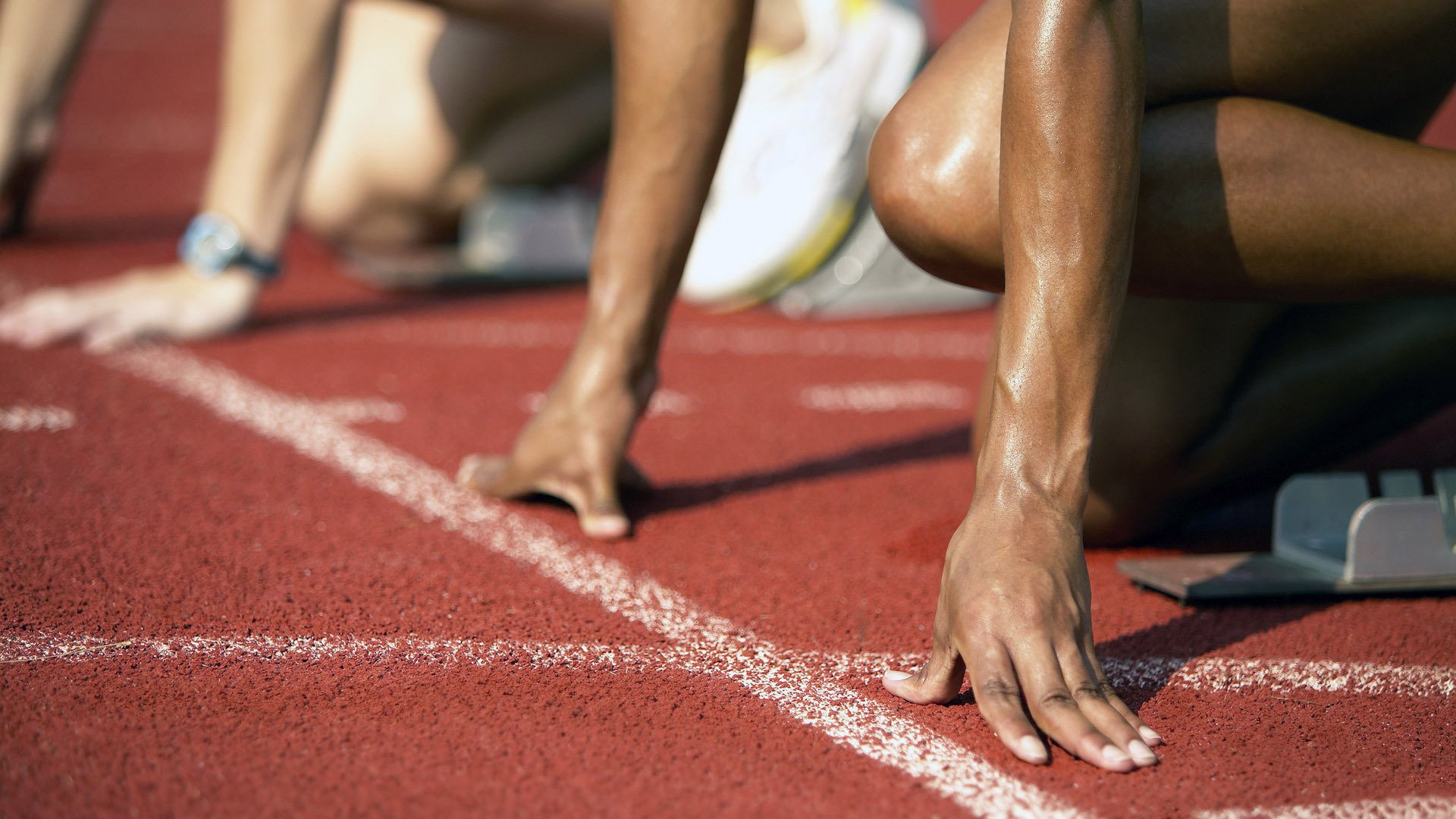 “开学第一跑·家长也参与” 老师家长学生同跑